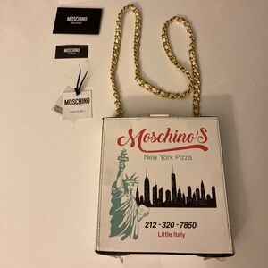AW20 Moschino Couture J.Scott New York Pizza Box Shoulder Bag Little